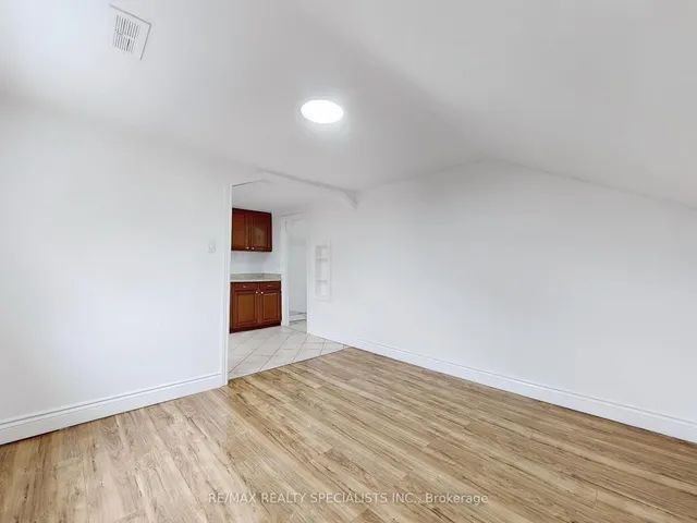 Additional image 21 of 18 Mary St