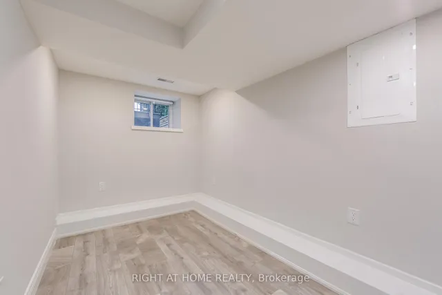 Additional image 39 of 701 Dupont St