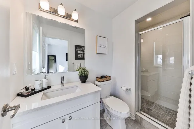 Additional image 19 of 1841 Thames Circ