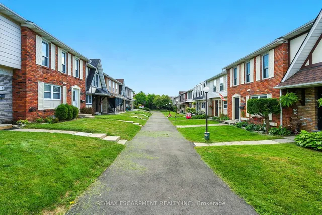 Additional image 4 of 2254 Upper Middle Rd Unit 3