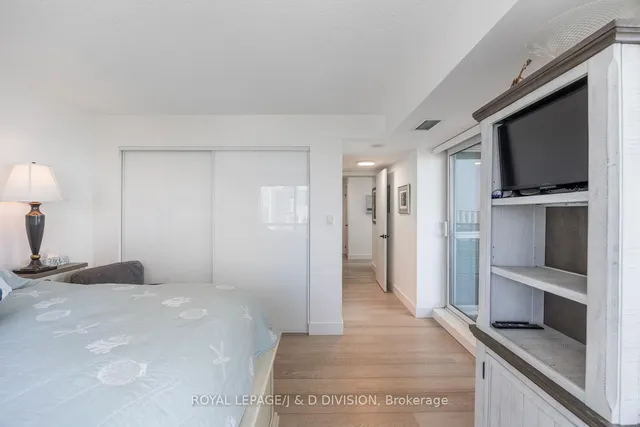 Additional image 25 of 410 Queens Quay Unit 1203