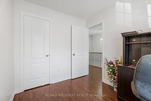 Additional image 20 of 823 Ledbury Cres