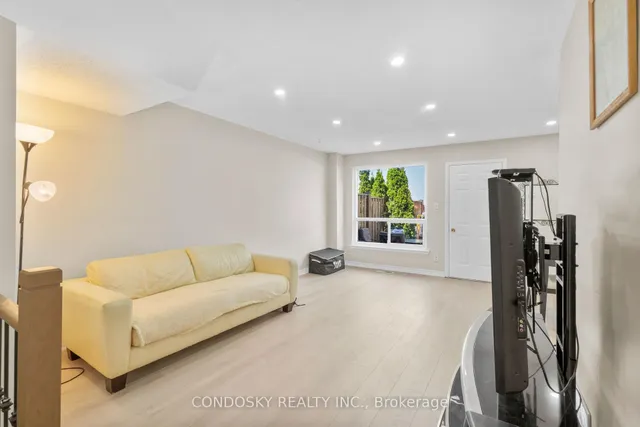 Additional image 5 of 42 Village Crt