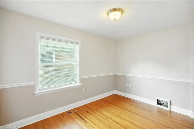 Additional image 19 of 127 Garside Ave