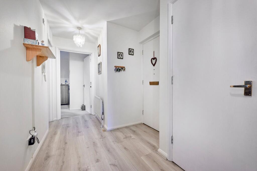 Additional image 12 of Dexter Close, St. Albans, Hertfordshire, AL1