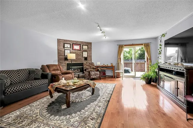 Additional image 25 of 140 Solomon Cres