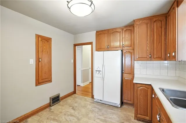 Additional image 7 of 127 Garside Ave