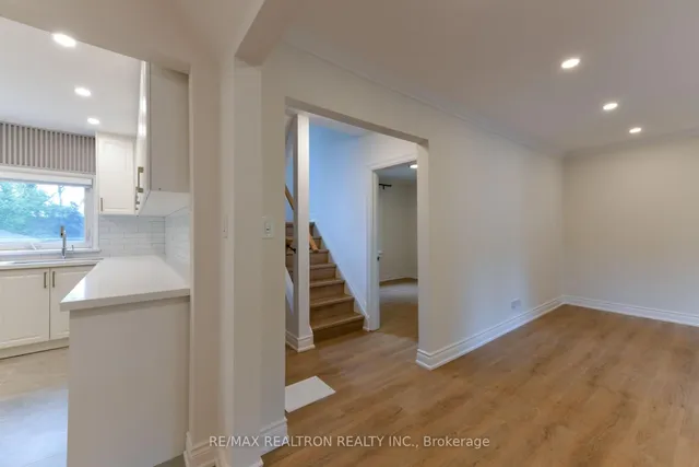 Additional image 16 of 150 Upper Canada Dr