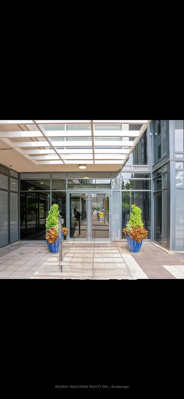 Additional image 22 of 400 Adelaide St Unit 1909