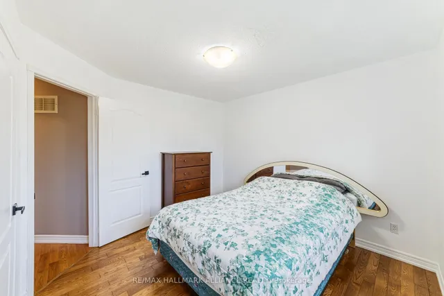 Additional image 23 of 365 Turnberry Cres