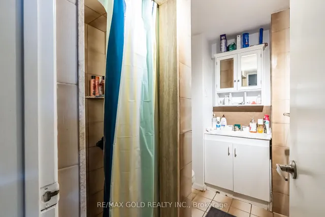 Additional image 45 of 52 Paradelle Cres