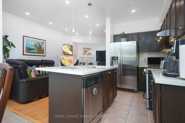 Additional image 9 of 902 Ledbury Cres