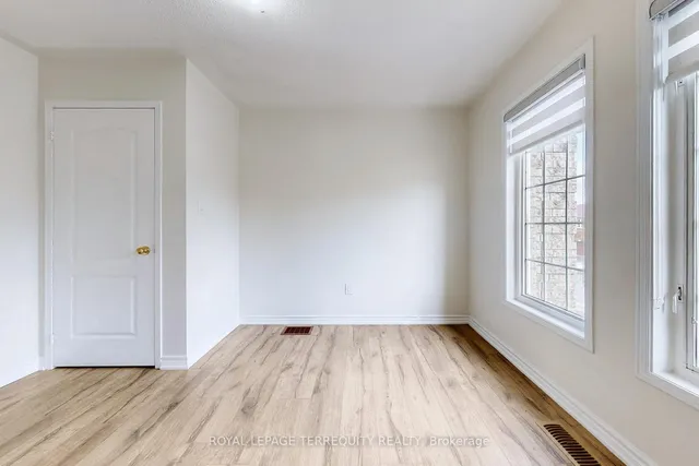 Additional image 33 of 54 Mistdale Cres