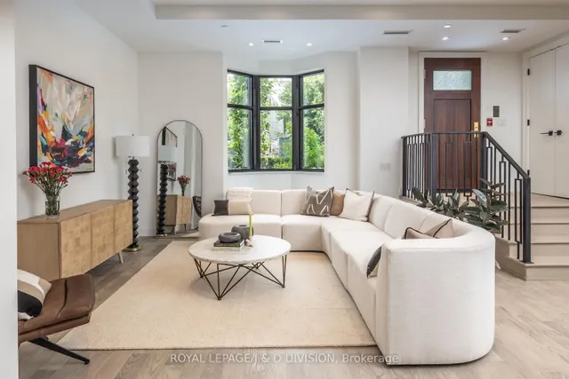 Additional image 3 of 1 Strathgowan Ave Unit TH2