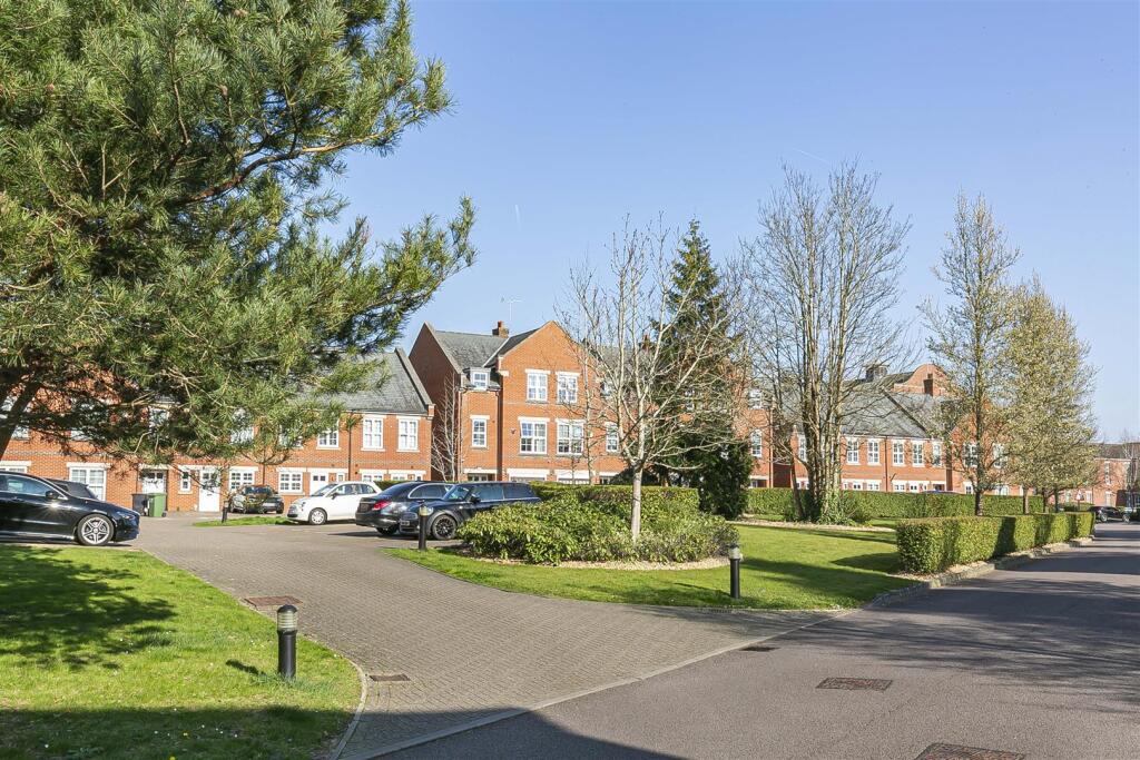Additional image 19 of Beningfield Drive, London Colney, St. Albans
