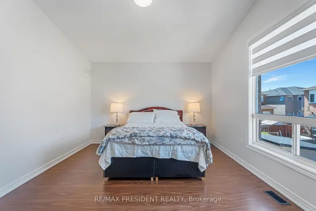 Additional image 30 of 823 Ledbury Cres