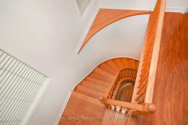 Additional image 14 of 902 Ledbury Cres