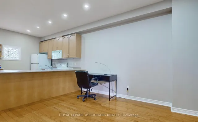 Additional image 11 of 100 Beddoe Dr Unit 25