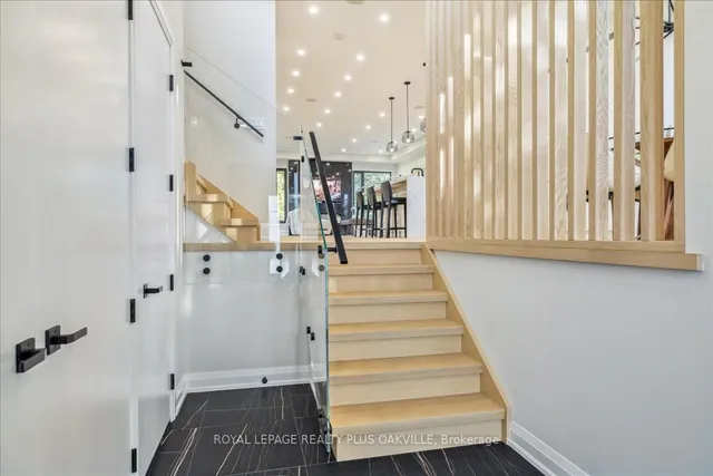 Additional image 5 of 3571 Swirlingleaves Cres