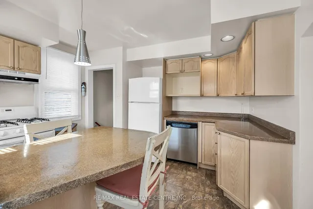 Additional image 3 of 894 Garth St