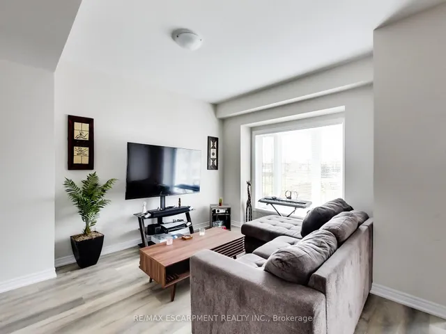 Additional image 9 of 19 PICARDY Dr Unit 23