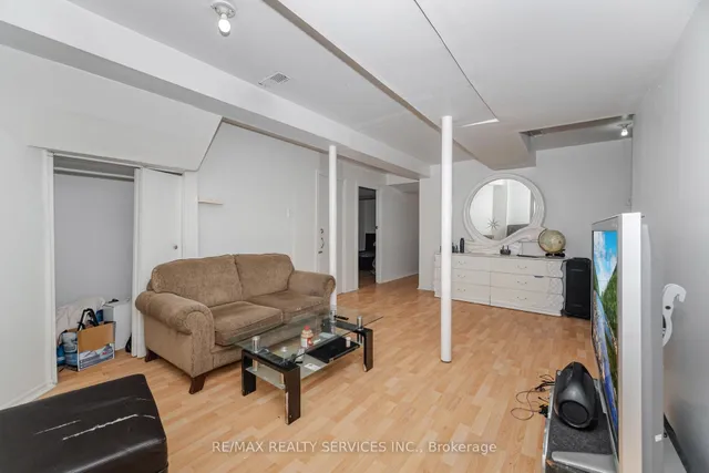 Additional image 38 of 59 Hullen Cres