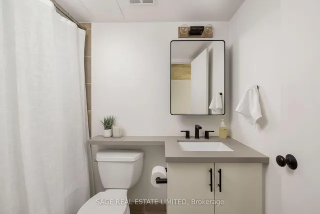 Additional image 23 of 800 King St Unit 811