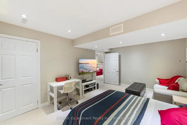 Additional image 26 of 1113 Riddell Cres