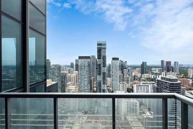 Additional image 34 of 386 Yonge St Unit 4801