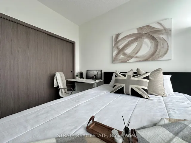 Additional image 3 of 19 Bathurst St Unit 3915