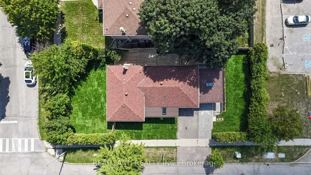 Additional image 37 of 38 Cresthaven Dr