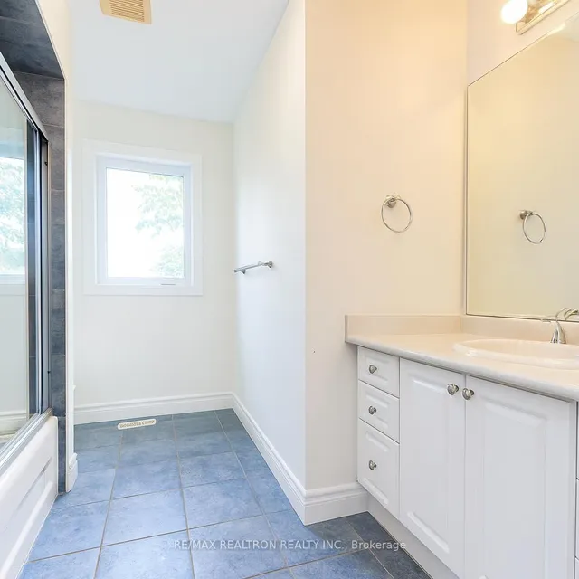 Additional image 12 of 25 Model Ave