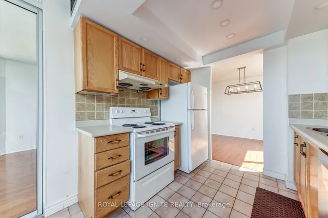 Additional image 16 of 330 Alton Towers Circ Unit 1801