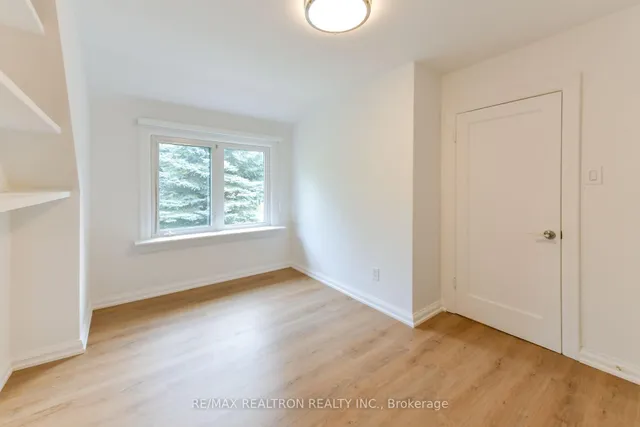 Additional image 28 of 150 Upper Canada Dr