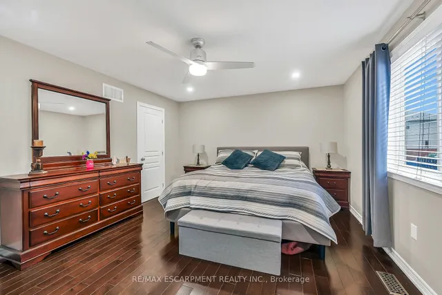 Additional image 24 of 70 Escarpment Dr