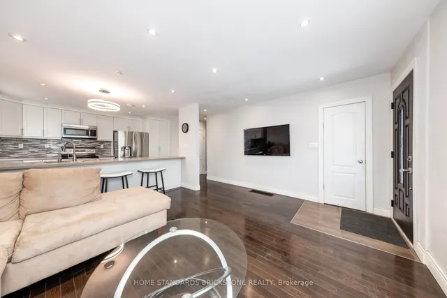 Additional image 11 of 19 Granite St