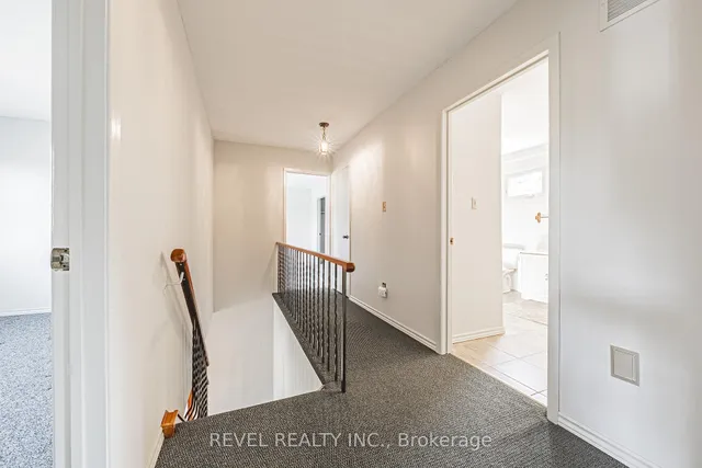 Additional image 14 of 594 Moorelands Cres