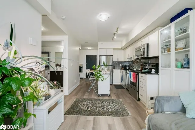 Additional image 16 of 3520 Danforth Ave Unit 609