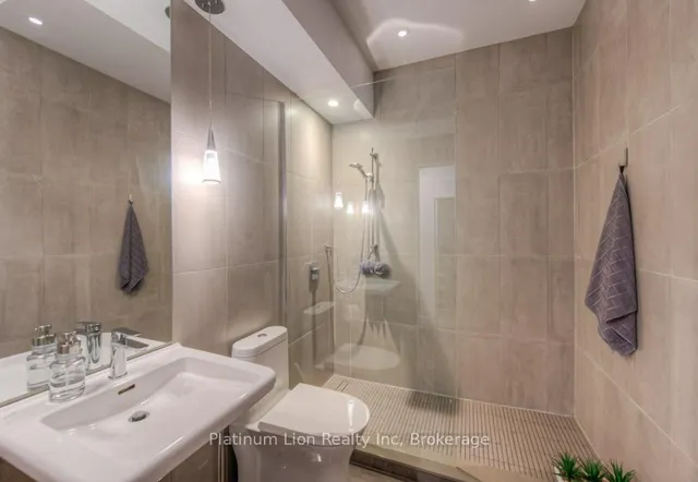 Additional image 19 of 36 James St Unit 1102