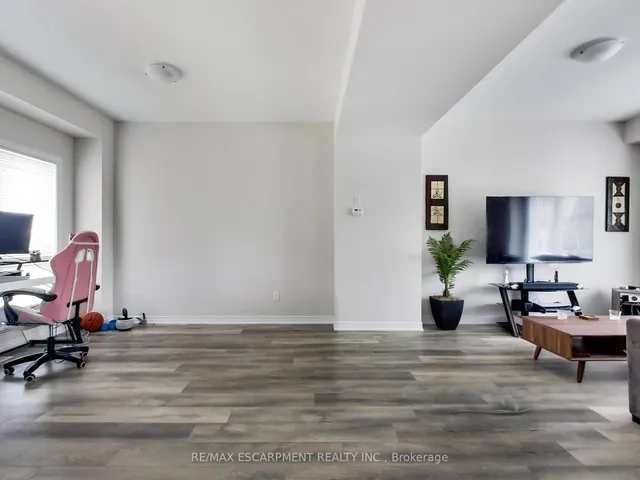 Additional image 7 of 19 PICARDY Dr Unit 23