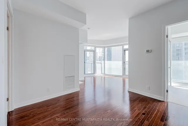 Additional image 36 of 14 York St Unit 2402