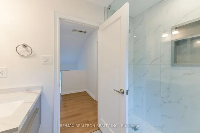 Additional image 25 of 150 Upper Canada Dr