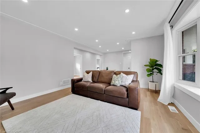 Additional image 8 of 441 Elmwood Ave