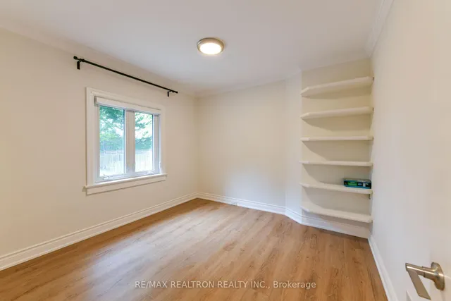 Additional image 19 of 150 Upper Canada Dr