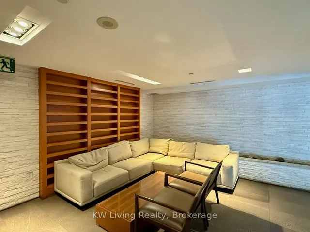 Additional image 11 of 25 Capreol Crt Unit 2002