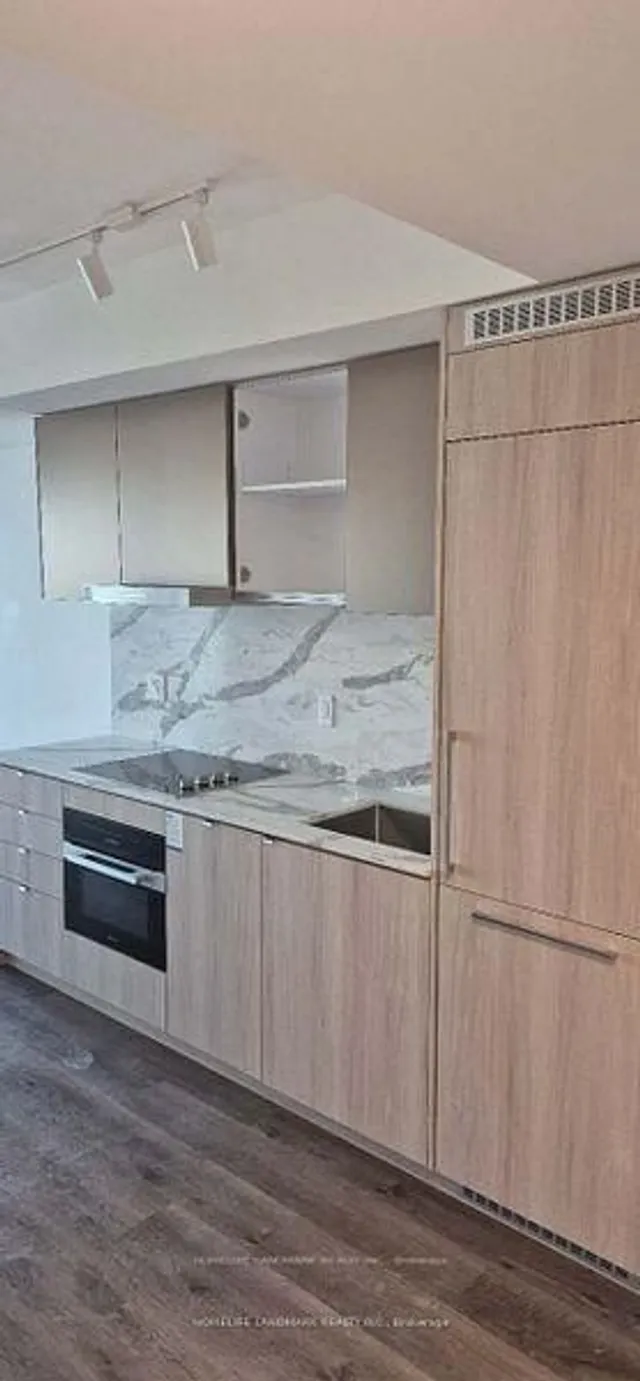 Additional image 6 of 771 Yonge St Unit 1807