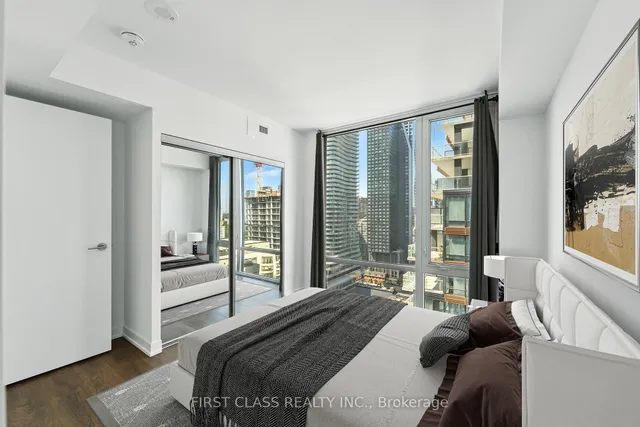 Additional image 2 of 501 Yonge St Unit 1802