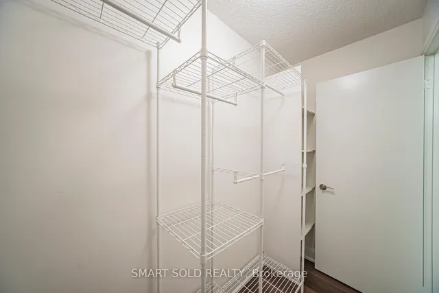 Additional image 23 of 2191 Yonge St Unit 901