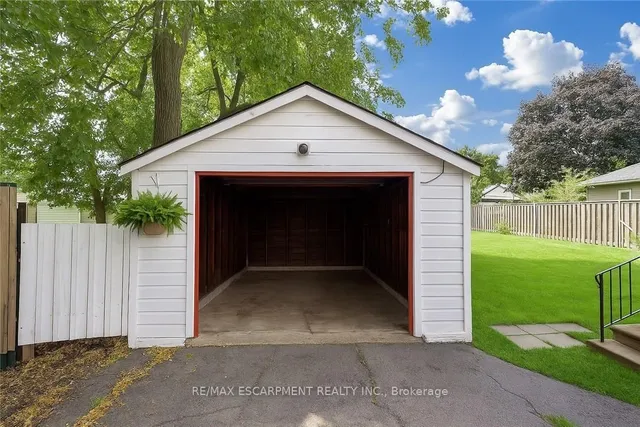 Additional image 33 of 402 Crockett St