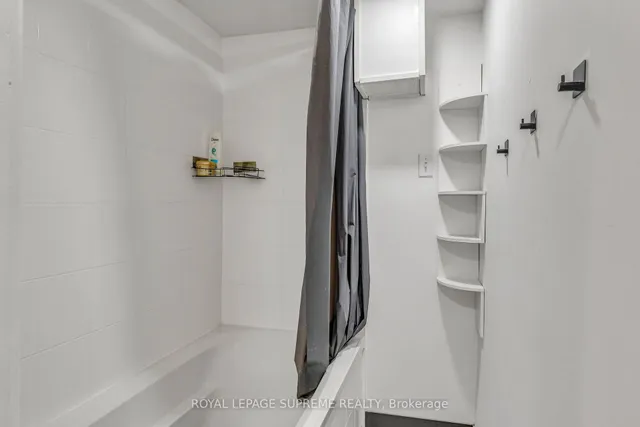 Additional image 31 of 3572 Beechollow Cres